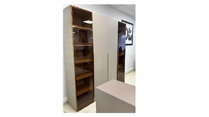 Шкаф комбинированный гардероб в центре 4-х дверный (ЛДСП/стекло)