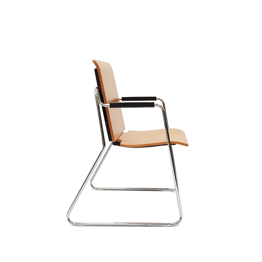 Кресло для посетителя