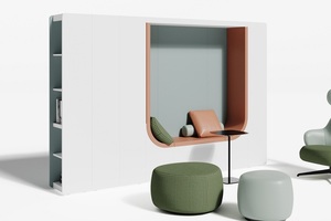 Композиция гардероб с мягкой нишей и боковыми стеллажами