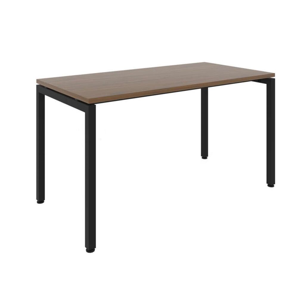 Стол рабочий на металлокаркасе