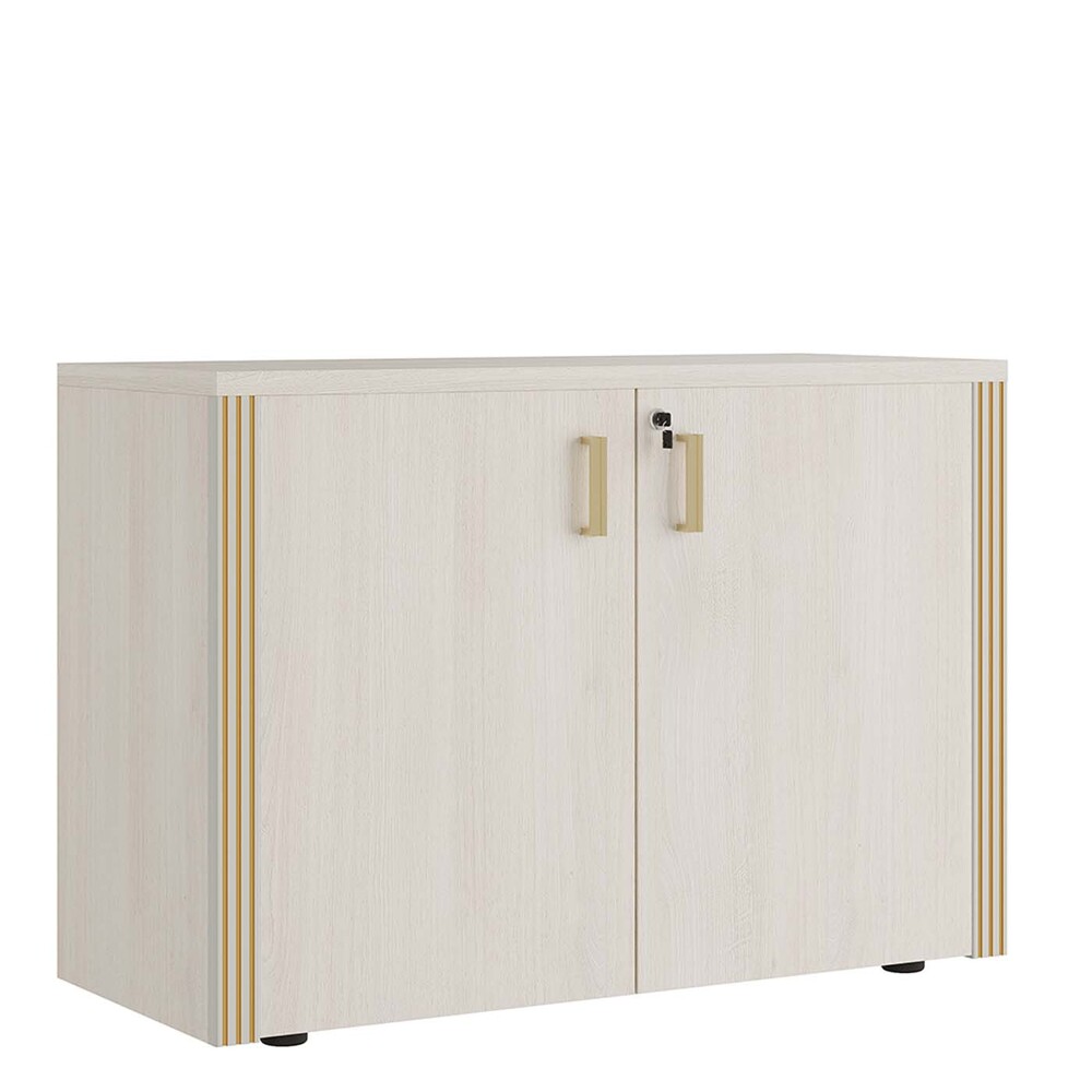 Креденция с декоративными элементами