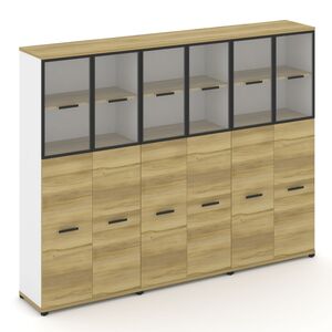 Шкаф три широкие секции, 5 ниш