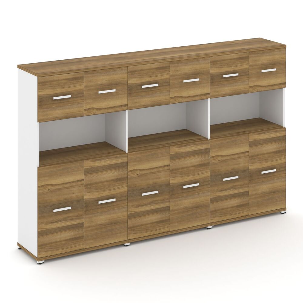 Шкаф три широкие секции, 4 ниши