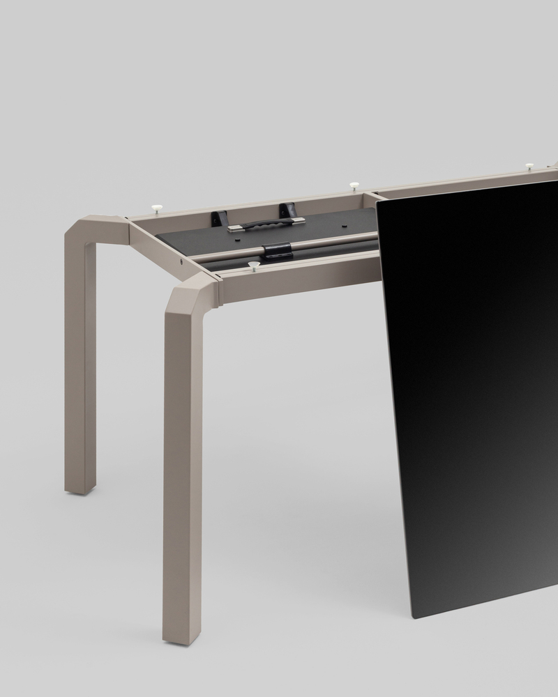 Стол обеденный