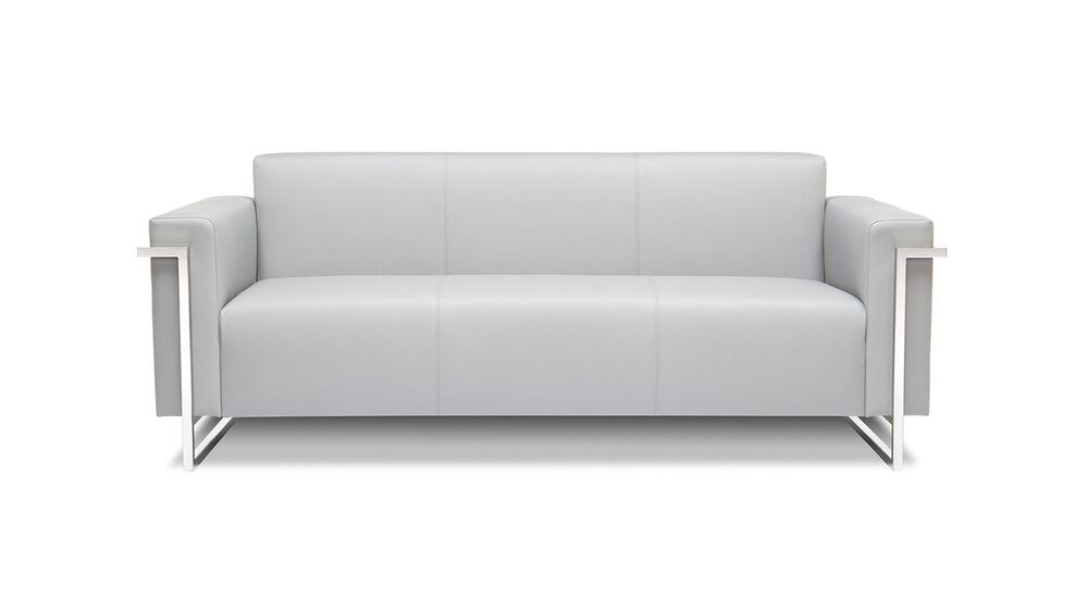 Диван трехместный