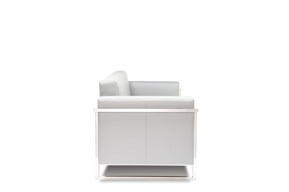 Диван трехместный