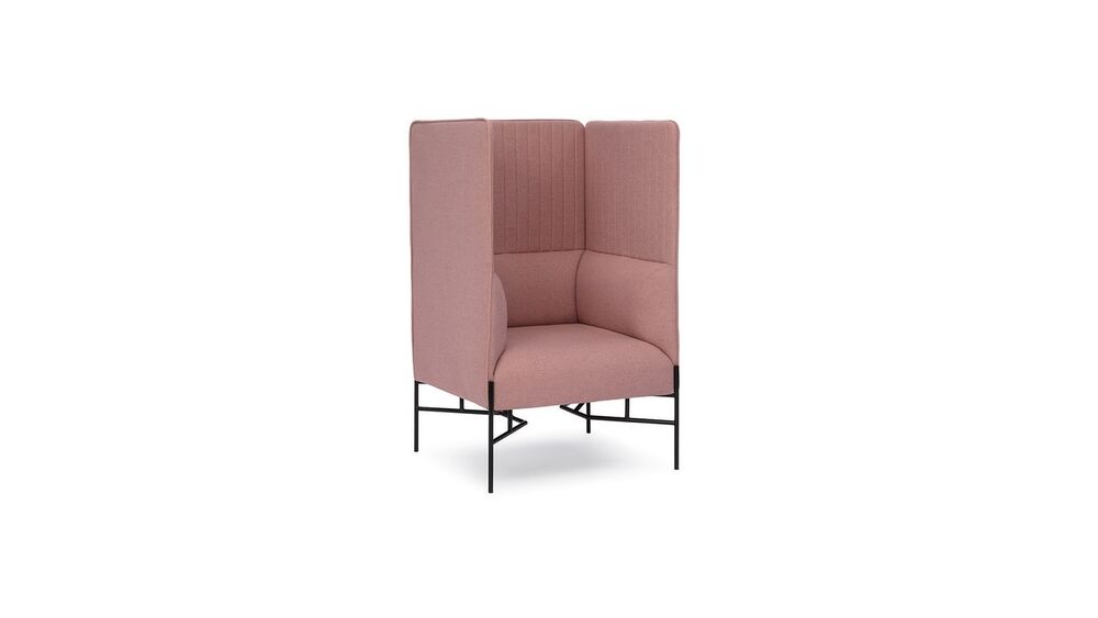 Кресло с высокой спинкой